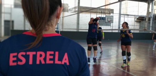 Noticia equipes-de-volei-do-estrela-fazem-jogo-amistoso